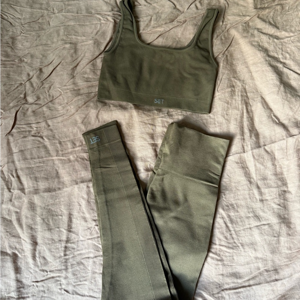 SET Active  sculpflex Leggings & bra set